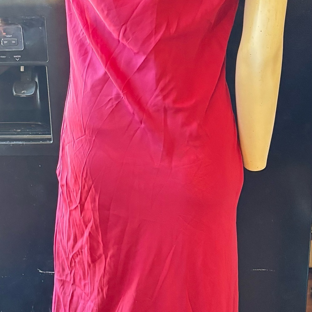 Milano Red ruffle dress - Picture 4 of 13